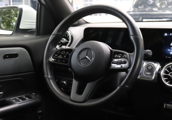Подержанный автомобиль Mercedes-Benz GLB 2020 года (15 фото)