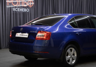 Подержанный автомобиль Skoda Octavia Liftback 2019 года (22 фото)