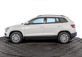 Подержанный автомобиль Skoda Karoq 2020 года (8 фото)