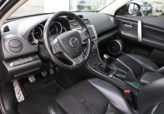 Подержанный автомобиль Mazda 6 Liftback 2008 года (13 фото)