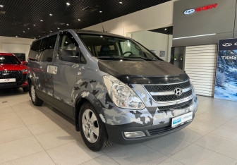 Подержанный автомобиль Hyundai Grand Starex 2008 года (3 фото)
