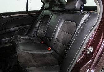 Подержанный автомобиль Skoda Superb Liftback 2012 года (14 фото)