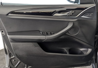 Подержанный автомобиль BMW X4 2021 года (19 фото)