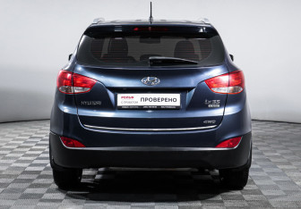 Подержанный автомобиль Hyundai ix35 2010 года (6 фото)