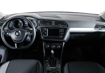 Подержанный автомобиль Volkswagen Tiguan 2017 года (10 фото)