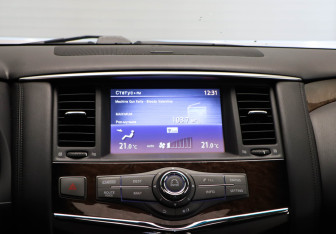 Подержанный автомобиль Infiniti QX80 2014 года (16 фото)