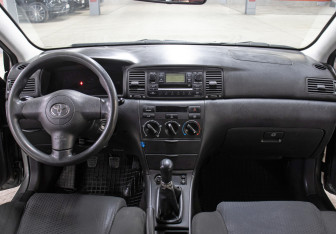 Подержанный автомобиль Toyota Corolla Sedan 2006 года (14 фото)