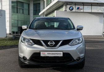 Подержанный автомобиль Nissan Qashqai 2015 года (2 фото)
