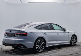 Подержанный автомобиль Audi A5 Liftback 2020 года (5 фото)