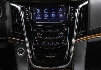 Подержанный автомобиль Cadillac Escalade Suv 2017 года (14 фото)