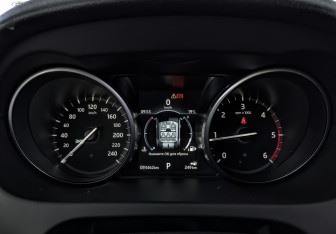 Подержанный автомобиль Land Rover Discovery Sport 2017 года (16 фото)