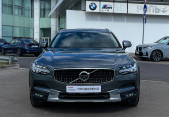 Подержанный автомобиль Volvo V90 Cross Country 2018 года (2 фото)