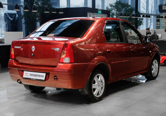 Подержанный автомобиль Renault Logan Sedan 2008 года (4 фото)