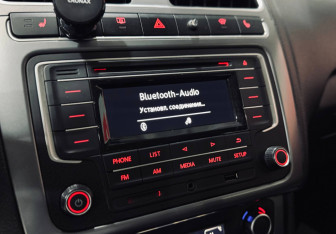 Подержанный автомобиль Volkswagen Polo Sedan 2016 года (16 фото)