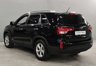 Подержанный автомобиль Kia Sorento 2014 года (7 фото)