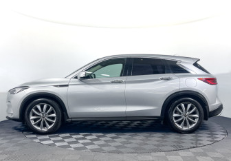 Подержанный автомобиль Infiniti QX50 2018 года (8 фото)