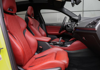 Подержанный автомобиль BMW X4 M 2022 года (10 фото)
