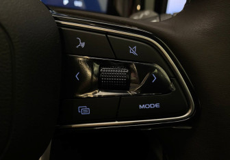 Подержанный автомобиль Geely Monjaro 2025 года (23 фото)