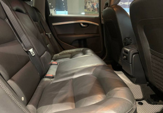 Подержанный автомобиль Volvo XC70 2012 года (12 фото)