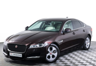Подержанный автомобиль Jaguar XF Sedan 2017 года (21 фото)