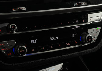 Подержанный автомобиль BMW X3 2021 года (20 фото)