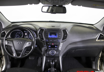 Подержанный автомобиль Hyundai Santa Fe 2015 года (14 фото)