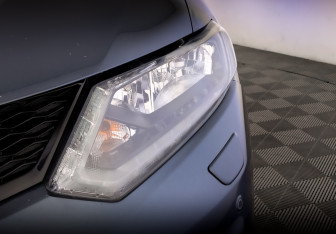 Подержанный автомобиль Nissan X-Trail 2016 года (17 фото)