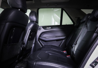 Подержанный автомобиль Mercedes-Benz GLE 2016 года (11 фото)