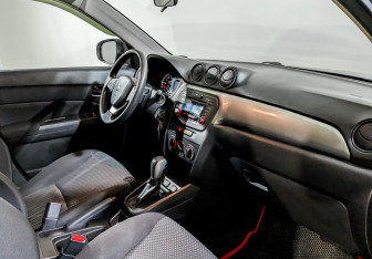 Подержанный автомобиль Suzuki Vitara 2016 года (11 фото)