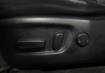 Подержанный автомобиль Toyota RAV4 2016 года (24 фото)