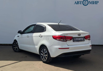 Подержанный автомобиль Kia Rio Sedan 2016 года (6 фото)