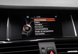 Подержанный автомобиль BMW X3 2016 года (18 фото)