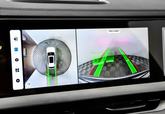 Подержанный автомобиль Geely Monjaro 2023 года (14 фото)