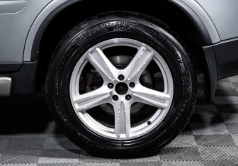 Подержанный автомобиль Volvo XC90 2008 года (15 фото)