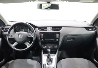 Подержанный автомобиль Skoda Octavia Liftback 2013 года (14 фото)
