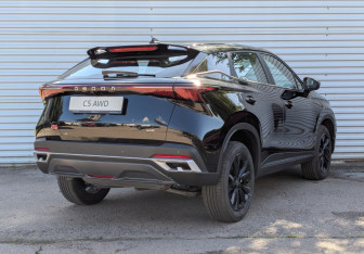 Новый Omoda C5 2025 (2 фото)