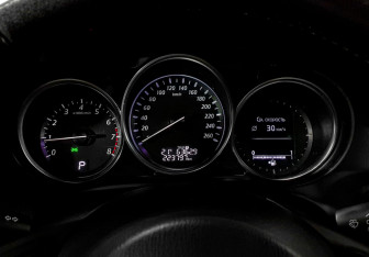 Подержанный автомобиль Mazda CX-5 2012 года (12 фото)