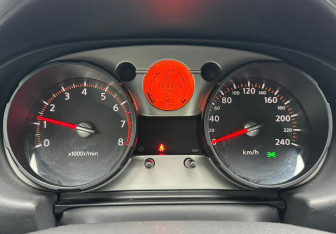 Подержанный автомобиль Nissan Qashqai 2008 года (12 фото)