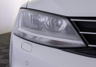 Подержанный автомобиль Volkswagen Jetta Sedan 2017 года (11 фото)