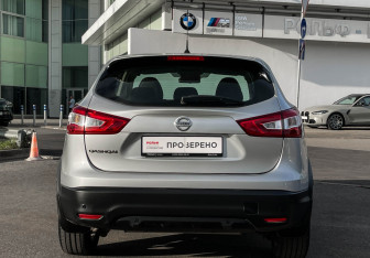 Подержанный автомобиль Nissan Qashqai 2015 года (6 фото)