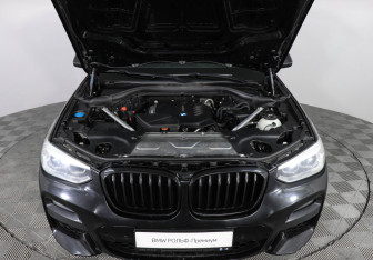 Подержанный автомобиль BMW X3 2020 года (10 фото)