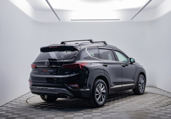 Подержанный автомобиль Hyundai Santa Fe 2018 года (5 фото)