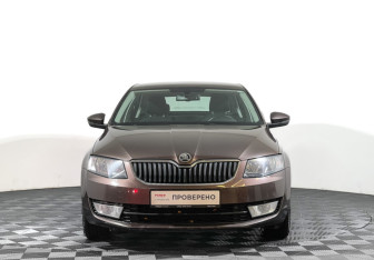 Подержанный автомобиль Skoda Octavia Liftback 2015 года (2 фото)