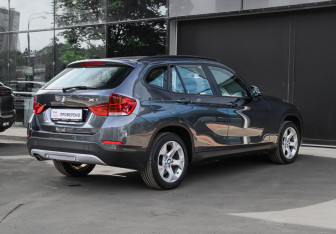 Подержанный автомобиль BMW X1 2013 года (4 фото)