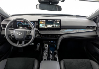 Новый Toyota Camry Sedan 2025 (10 фото)