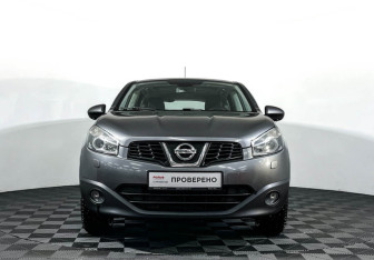 Подержанный автомобиль Nissan Qashqai 2012 года (2 фото)