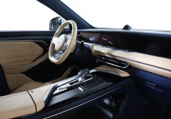 Подержанный автомобиль Voyah Free 2023 года (9 фото)