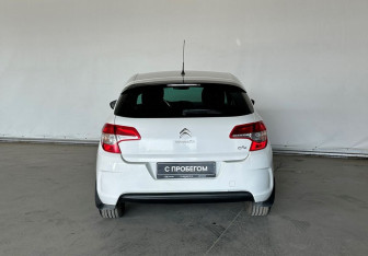 Подержанный автомобиль Citroen C4 Hatchback 2011 года (6 фото)