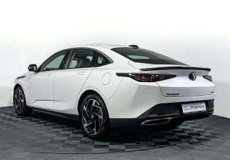 Подержанный автомобиль Changan Lamore 2023 года (7 фото)