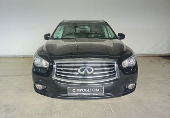 Подержанный автомобиль Infiniti JX 2013 года (2 фото)